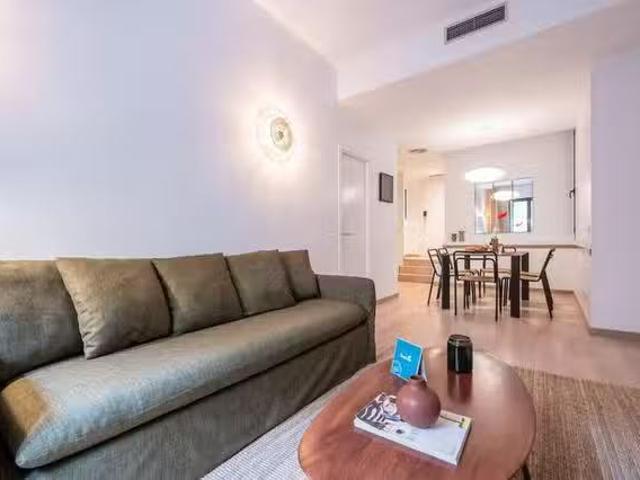 ¡Recién llegado! Piso de 3 habitaciones en Barcelona