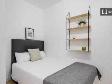 Calle de Antonio Ulloa, Plaza de Mariano Lanuza