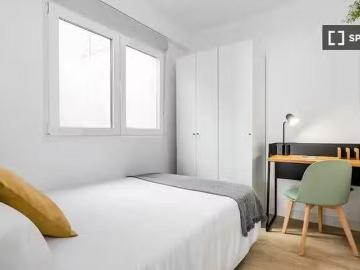 Paseo de los Jesuitas, Plaza de Mariano Lanuza