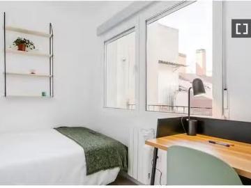 Paseo de los Jesuitas, Plaza de Mariano Lanuza