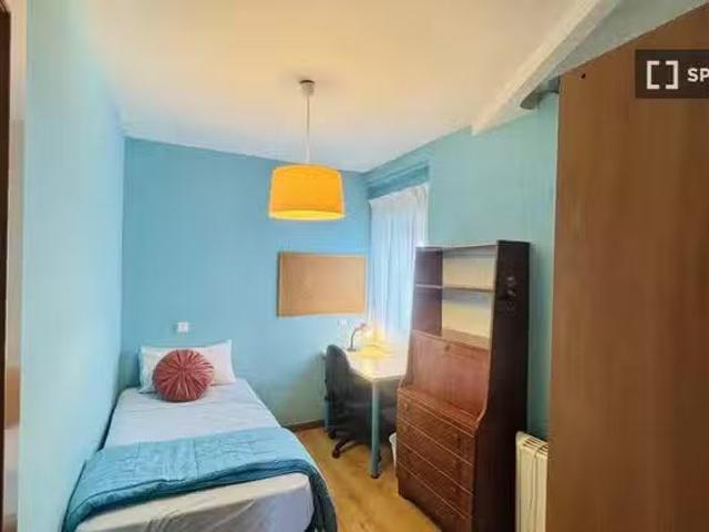 Bonito Se alquila habitación en Alcalá de Henares, Madrid