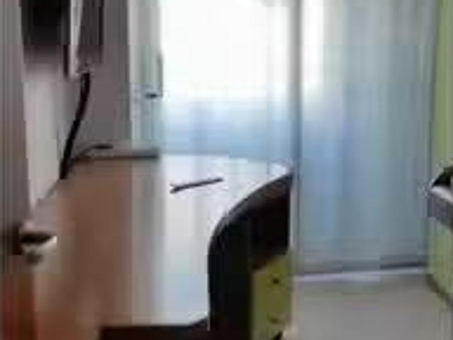 Único Se alquila habitación en apartamento de 3 dormitorios en.