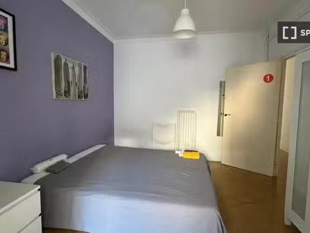 Único Se alquila habitación en l'Antiga Esquerra de l'Eixample.