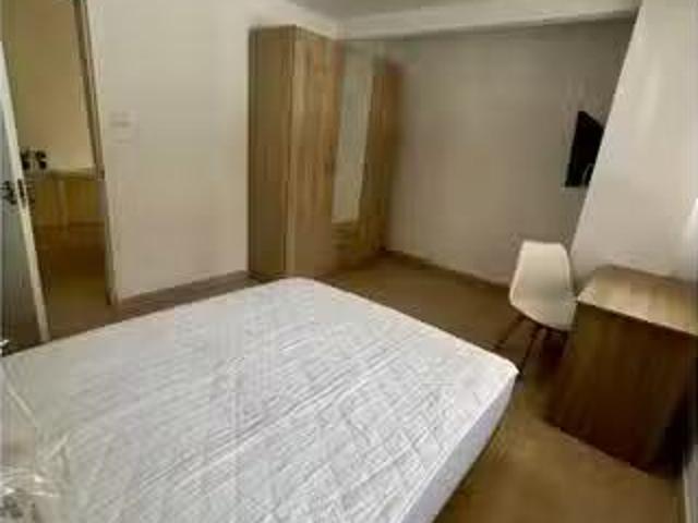 Acogedor Se alquila habitación en piso compartido de 5 habitac.