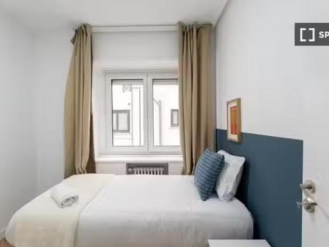 ¡Recién llegado! Se alquila habitación en piso compartido de 7.