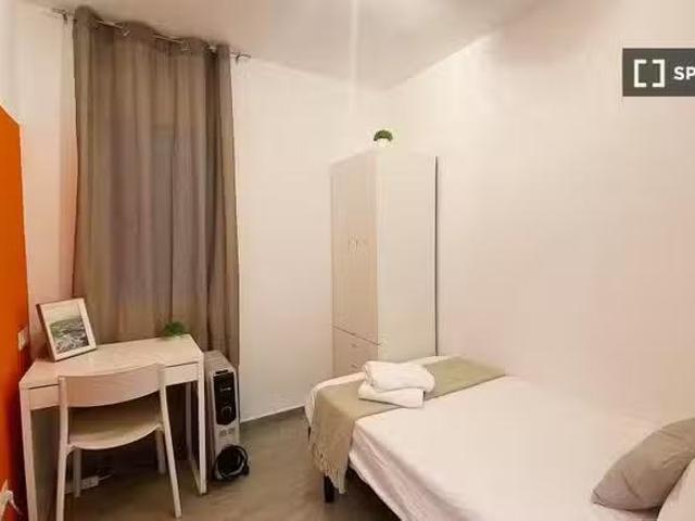 Acogedor Se alquila habitación en piso compartido en Barcelona