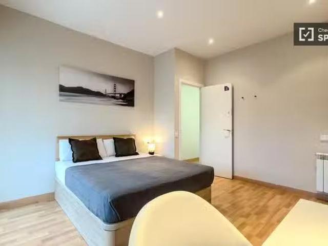 Barato Se alquila habitación en piso compartido en Barcelona