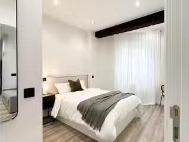 ¡Renta! Se alquila habitación en piso de 3 dormitorios en Arga.