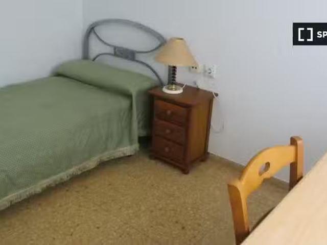 Bonito Se alquila habitación en Trinitat, Valencia