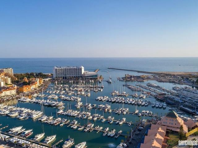 Unidade comercial à venda na Marina de Vilamoura, Algarve. 52m² Quarteira