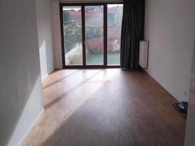 Uniek appartement met terras en tuin