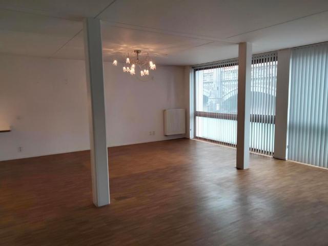 Uniek appartement met terras en tuin