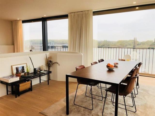 Uniek dakappartement te huur in Temse met zicht op de Scheld