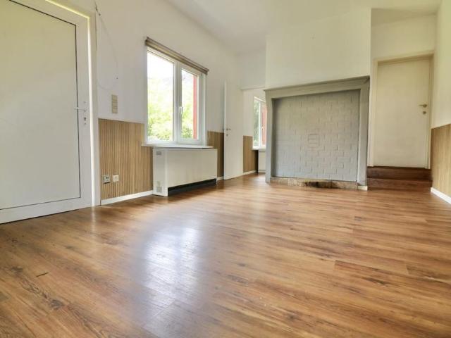 Uniek gelegen woning in kasteelpark met 2 slpk, tuin en garage voor 800 EUR/mnd