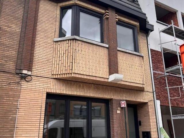 Unieke gerenoveerde woning met 4 slaapkamers en tuin