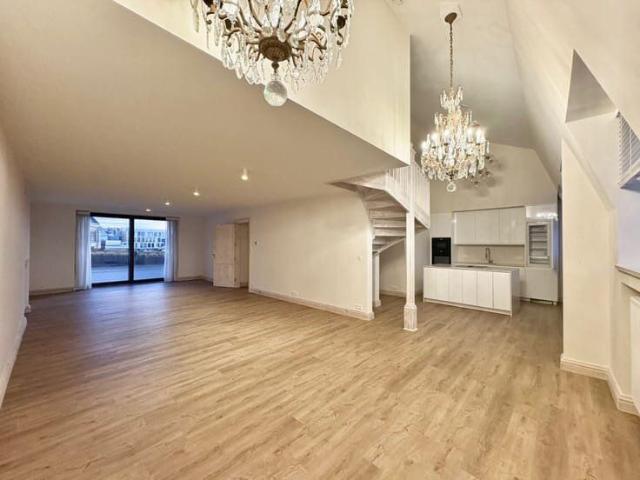 Unieke duplex penthouse met twee slaapkamers en een prachti