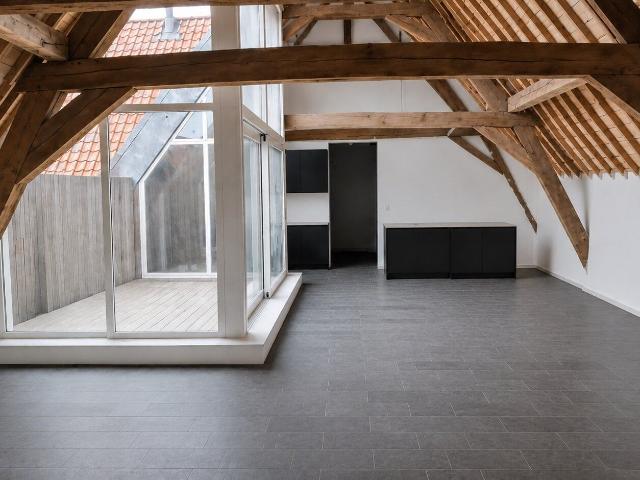 UNIEKE LOFT VAN 200 m² MET 3+ SLAAPKAMERS EN TERRAS