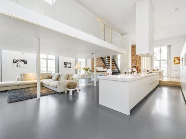 Unieke loft met zijn parking