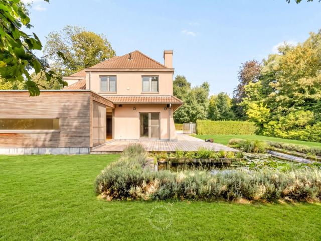 Unieke villa omgeven door groen | Huysewinkel