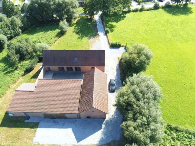 Unieke villa met loft, kantoor en bedrijfsgebouw