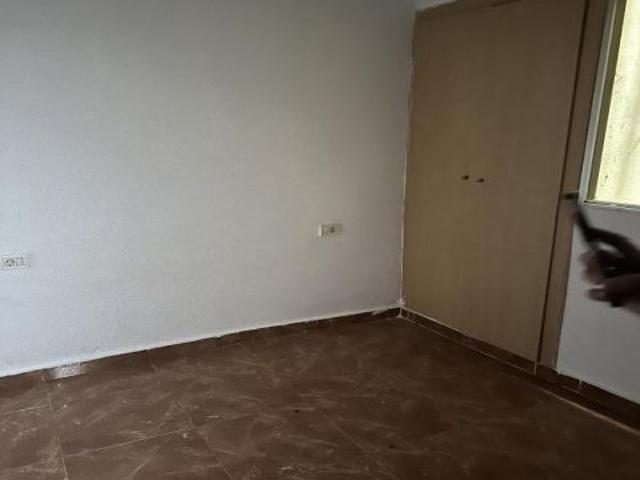 UNIFAMILIAR ADOSADO