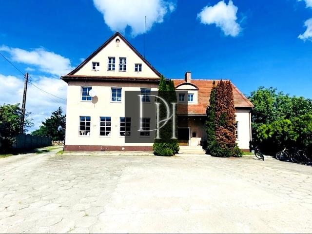 Stara szkoła z 1912 r. 700 m² inwestycja polecam