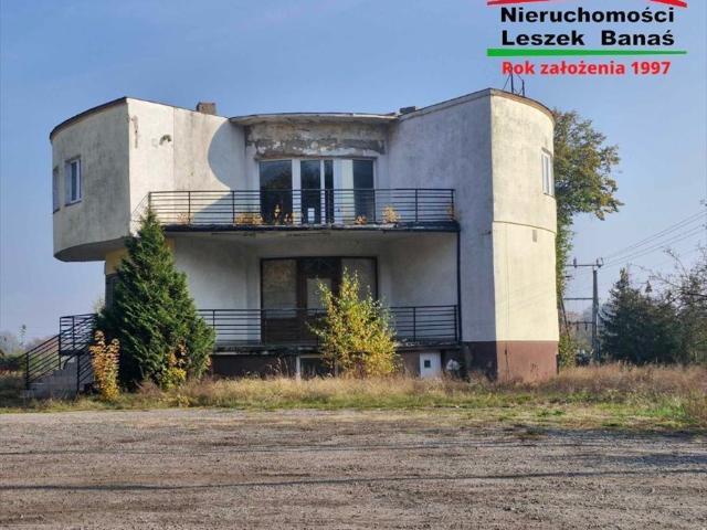 Unikalny budynek 353 m2 z dużą działką w Dolnej Grupie