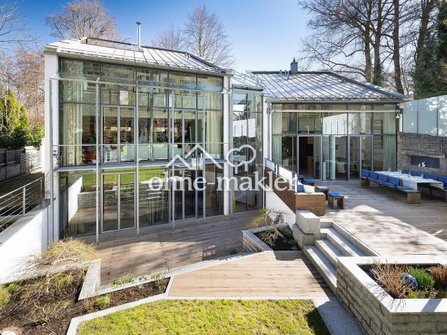 Unikat in Grünwald Lichtdurchflutete moderne Split Level Villa von privat ohne Makler!