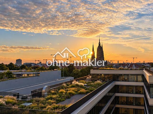 Unikat mit Panorama: Modernisiertes Apartment mit Designbad, Loggia & Blick auf die Frauenkirche