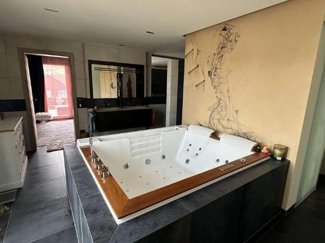 Unikat über Gerlingen: 245 m² Penthouse aus ursprünglich zwei Wohnungen mit umlaufender Dachterrasse