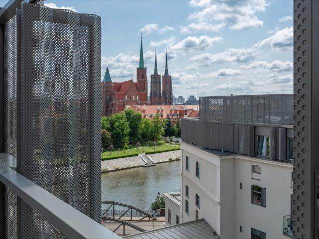Unikatowe mieszkanie z tarasem na dachu i pełnym wyposażeniem