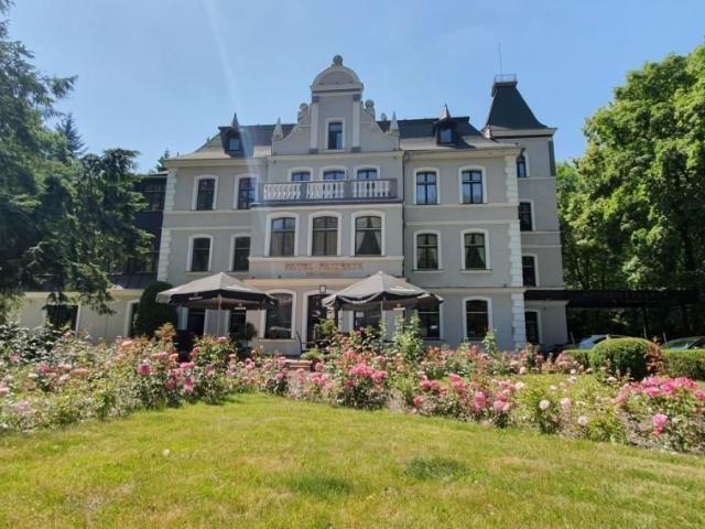 Hotel z historią 1326 m² w Dusznikach Zdroju