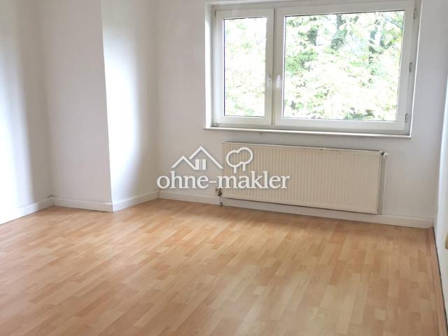Uninähe, 2 Zimmer, Wohnküche, Einbauküche, begehbarer Kleiderschrank,Gartennutzung, Fernblick.