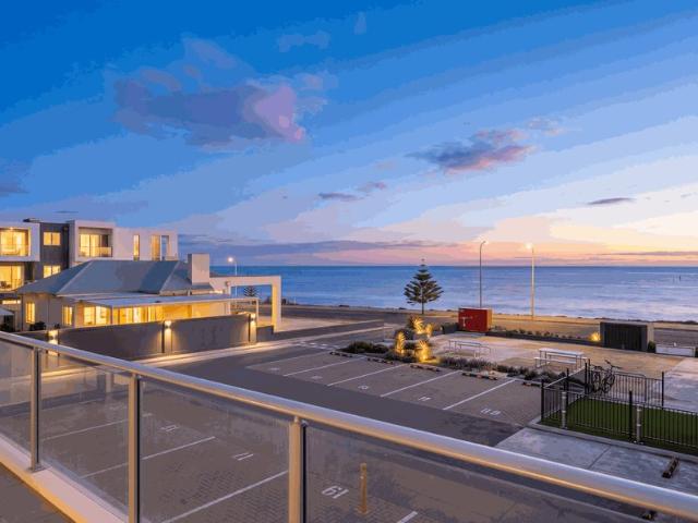 Uninterrupted Ocean Views and an Unbeatable Beachside Lifestyle