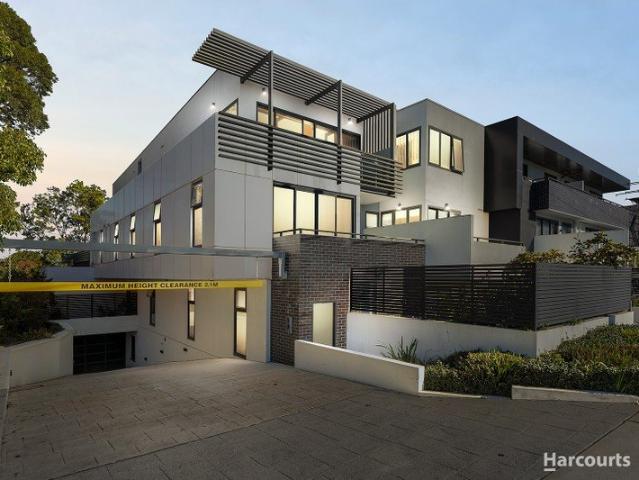 Uninterrupted City Views in a Prime Lifestyle Setting