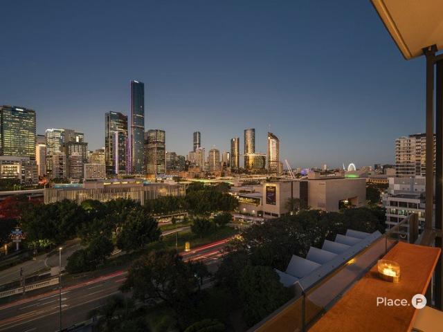 Uninterrupted City Views. Unlimited Lifestyle