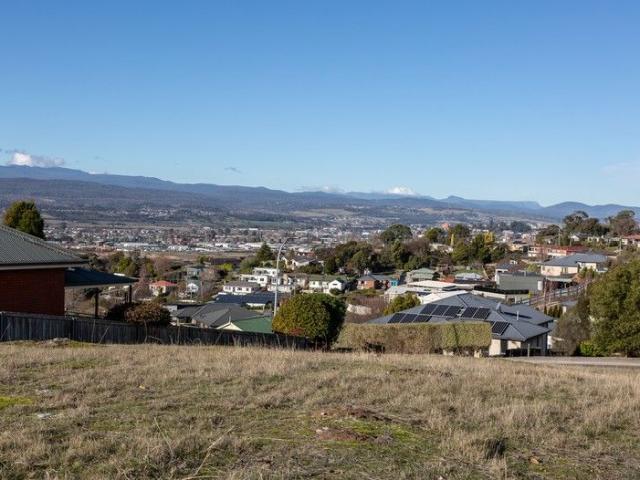Uninterrupted views and outstanding opportunity to build without compromise