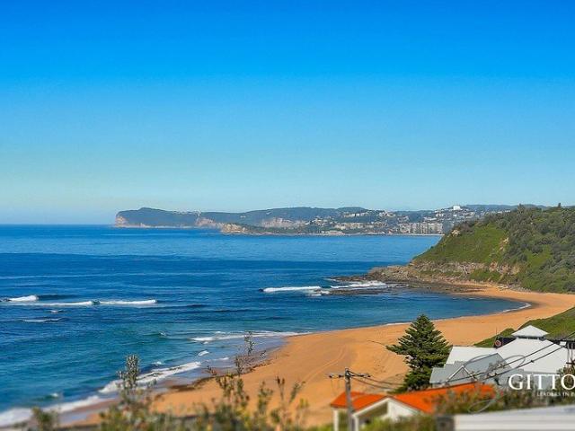 Uninterrupted Views & Unparalleled Lifestyle