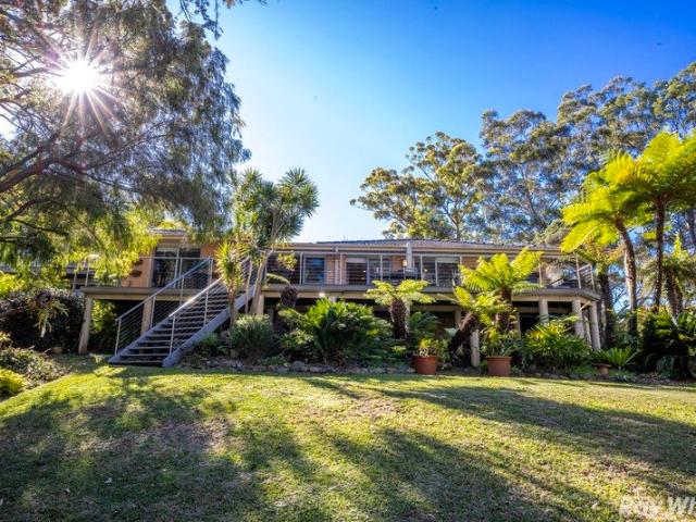 Uninterrupted Water Views & An Enviable Smiths Lake Lifestyle