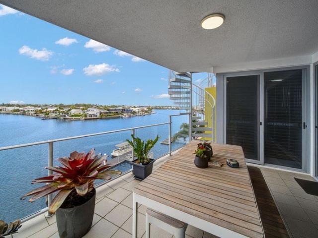 Uninterrupted Water Views, Exclusive Rooftop Access & Resort Amenities Kawana Island at Its Absolute Finest
