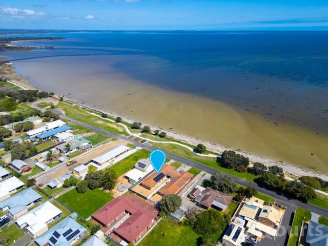 Uninterrupted Waterfront Views!