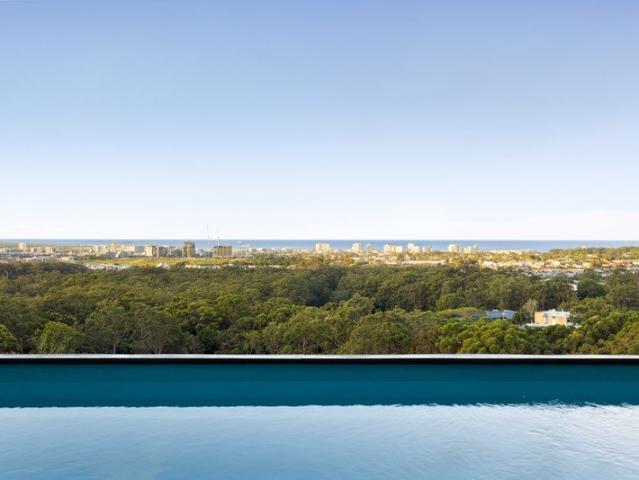 Uninterrupted 180° Panoramic Ocean to Hinterland Views