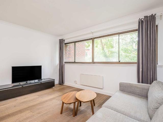 Union Court, Richmond TW9, 1 bed flat to rent, £1,850 pcm | PrimeLocation