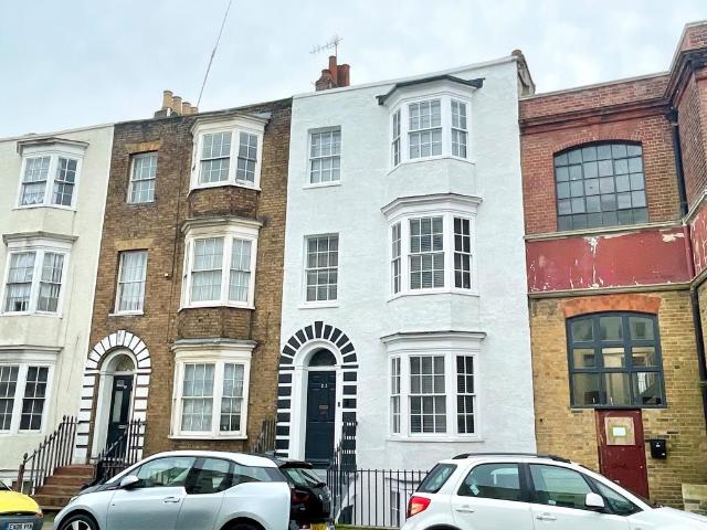 Union Crescent, Margate, CT9 7 bed house to rent £2,400 pcm £554 pw