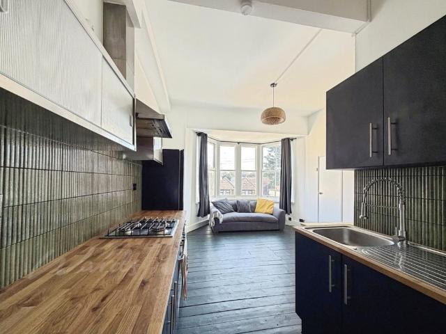 Union Crescent Margate CT9 1 bed flat to rent £995 pcm £230 pw
