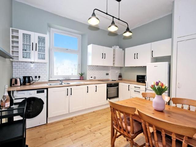 Union Grove, First Floor Left, AB10 1 bed flat to rent £615 pcm £142 pw