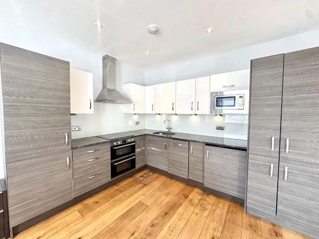 Union House, Hayes, Hayes UB3, 3 bed flat to rent, £2,499 pcm | PrimeLocation