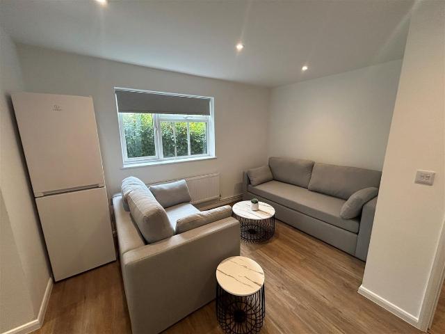 Union Lane, Cambridge CB4, 3 bed shared accommodation to rent, £2,685 pcm | PrimeLocation