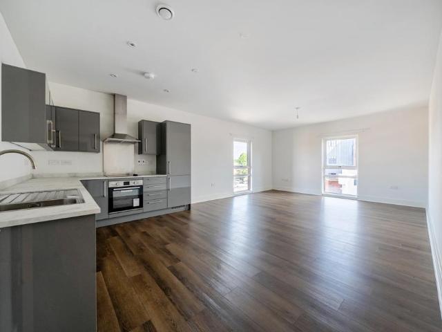 Union Place, Bartholomew Street. 2 bed apartment to rent £1,550 pcm £358 pw
