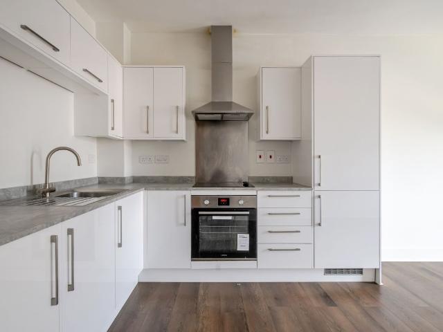 Union Place, Bartholomew Street Newbury RG14, 2 bed flat to rent, £1,300 pcm | PrimeLocation